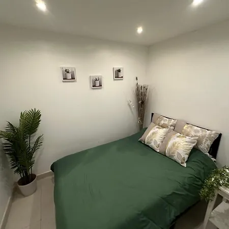 Apartment Les Champs Elysees-125m2 Modern And Spacious Paris