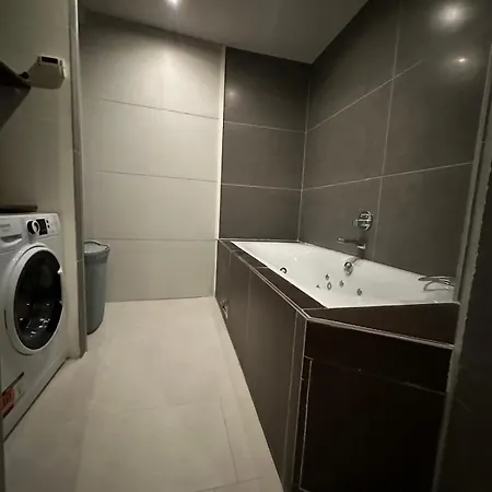 Les Champs Elysees-125m2 Modern And Spacious Paris