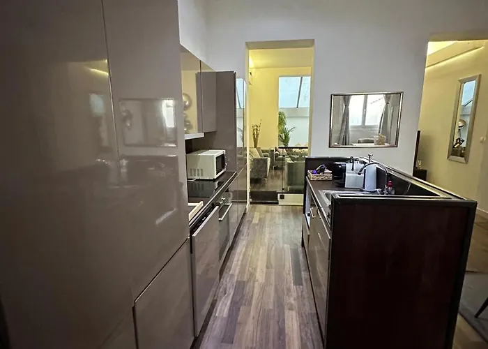 Les Champs Elysees-125m2 Modern And Spacious パリ