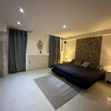 Apartment Les Champs Elysees-125m2 Modern And Spacious *