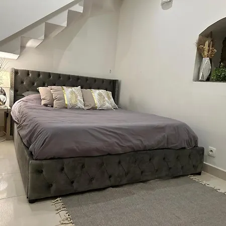 Apartment Les Champs Elysees-125m2 Modern And Spacious Paris