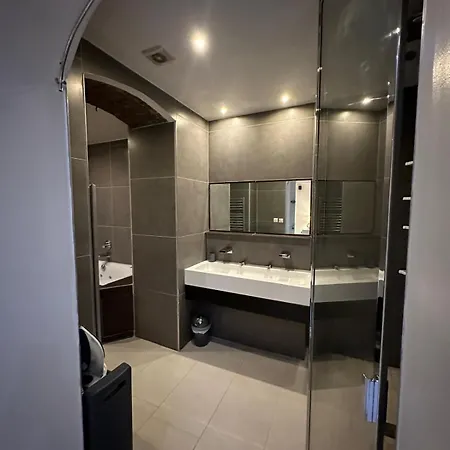 Les Champs Elysees-125m2 Modern And Spacious 公寓 *